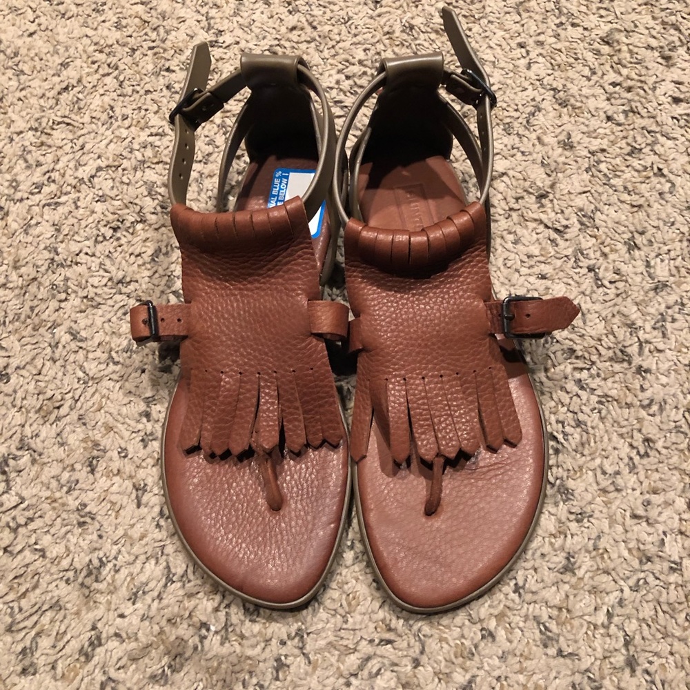 Hunter sandals